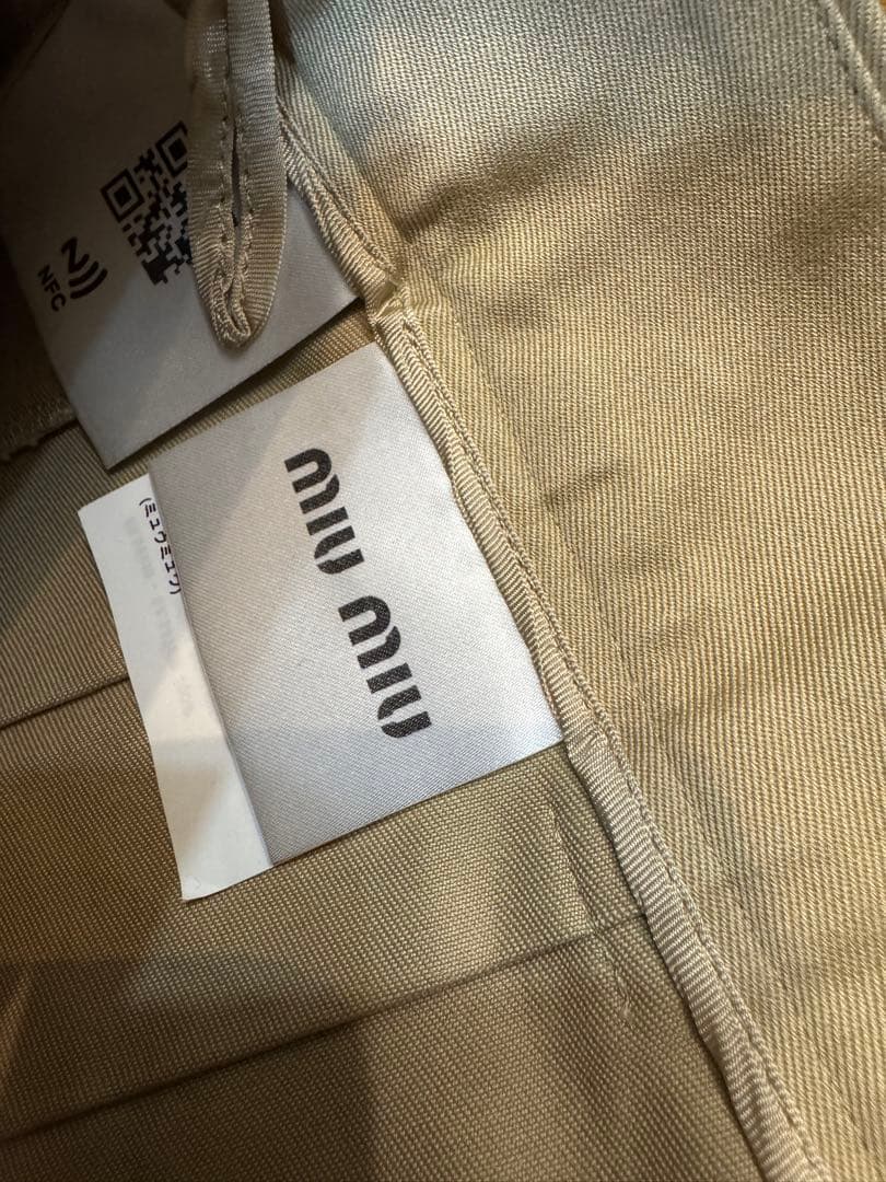 miumiu プリーツチノスカート 38