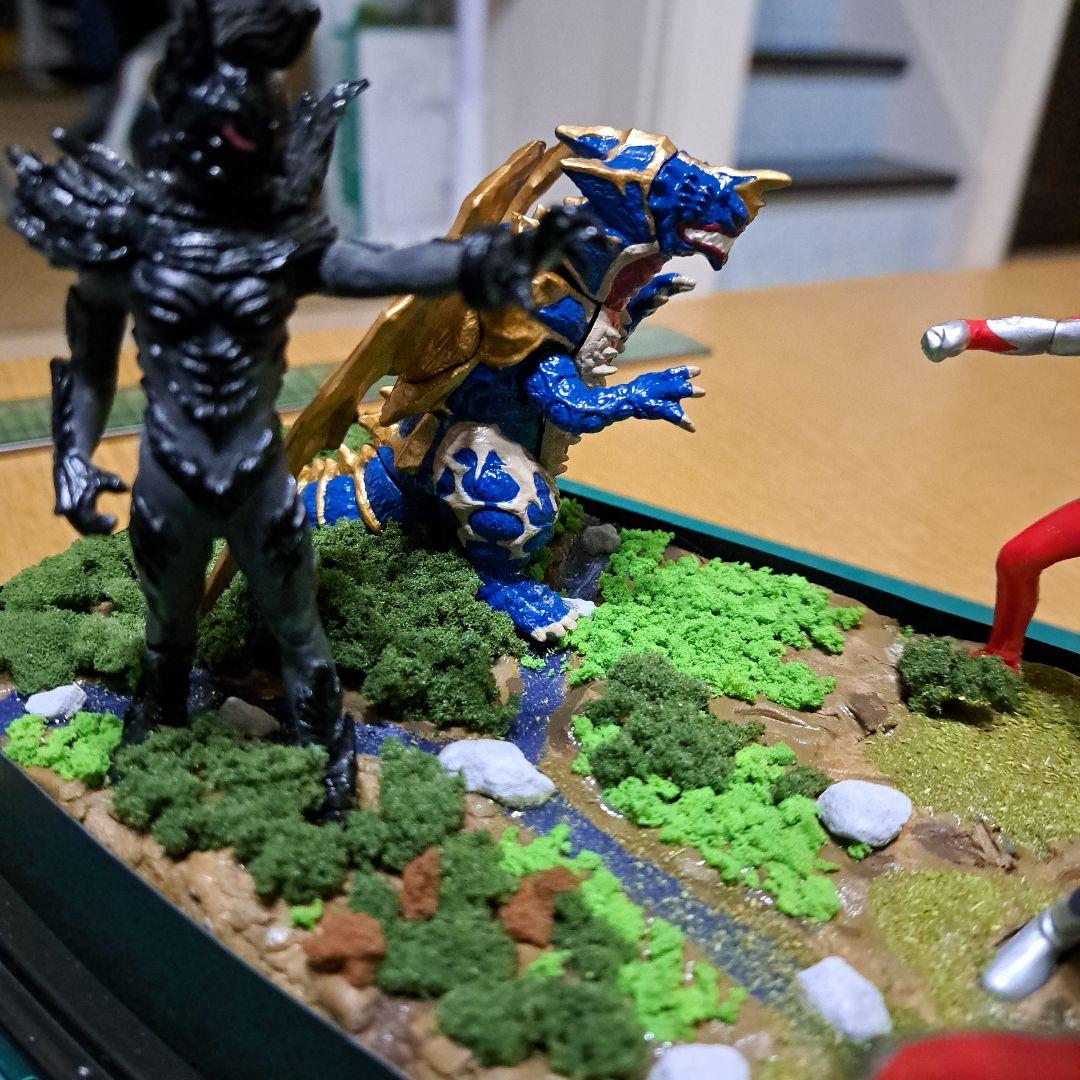 ジオラマ ウルトラマン ティガ・ダイナ・ガイア