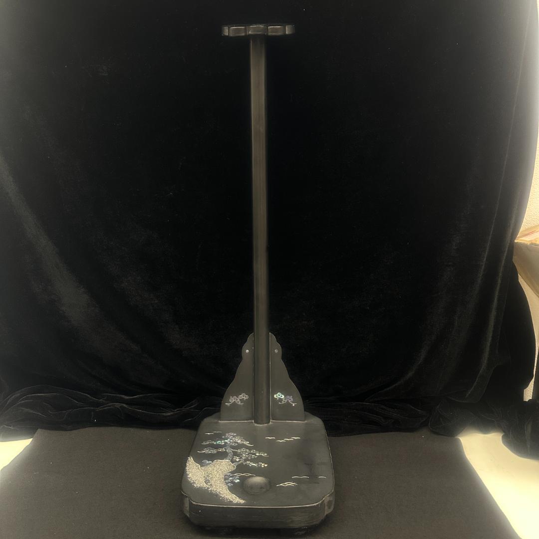 岩松紋 風情ある螺鈿 刀立て 太刀掛け