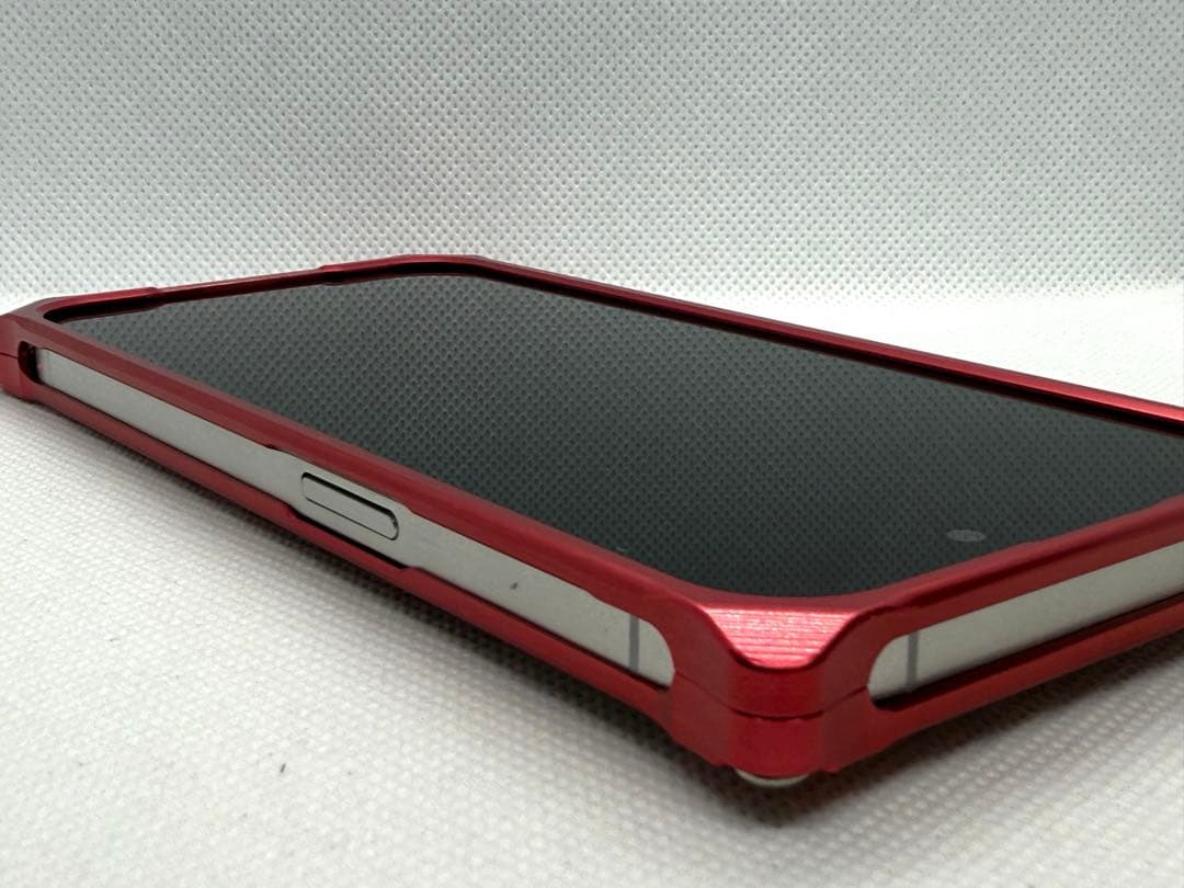 iPhone15pro GILD design バンパーケース レッド