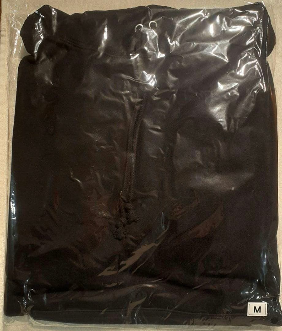 本日限りセール　ONE OK ROCK ロゴ入りプルオーバーパーカー