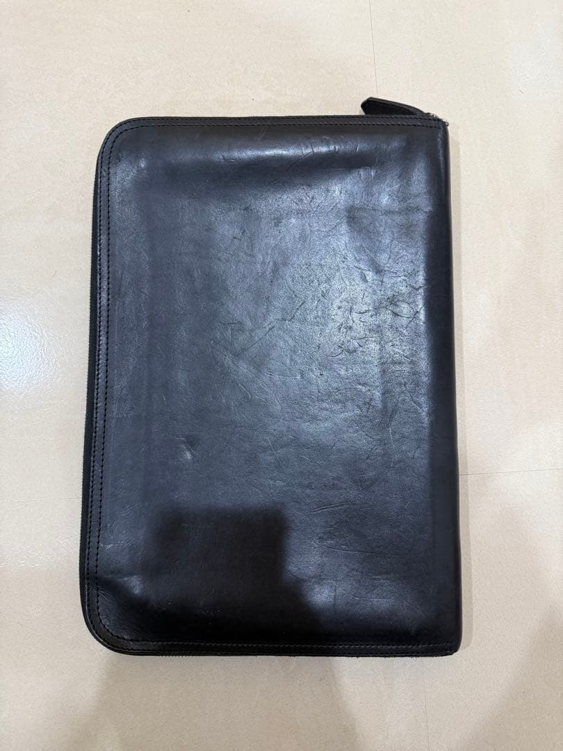 レッドムーン　サドルレザー製マルチケース