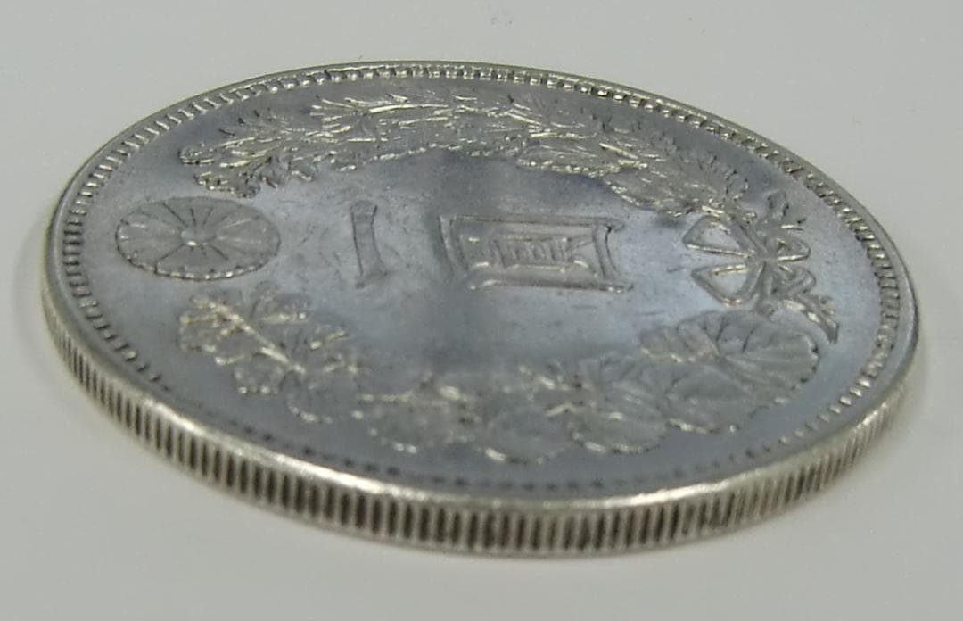 【本物保証】E052 明治17年 (1884年) 新一圓銀貨 (大型)