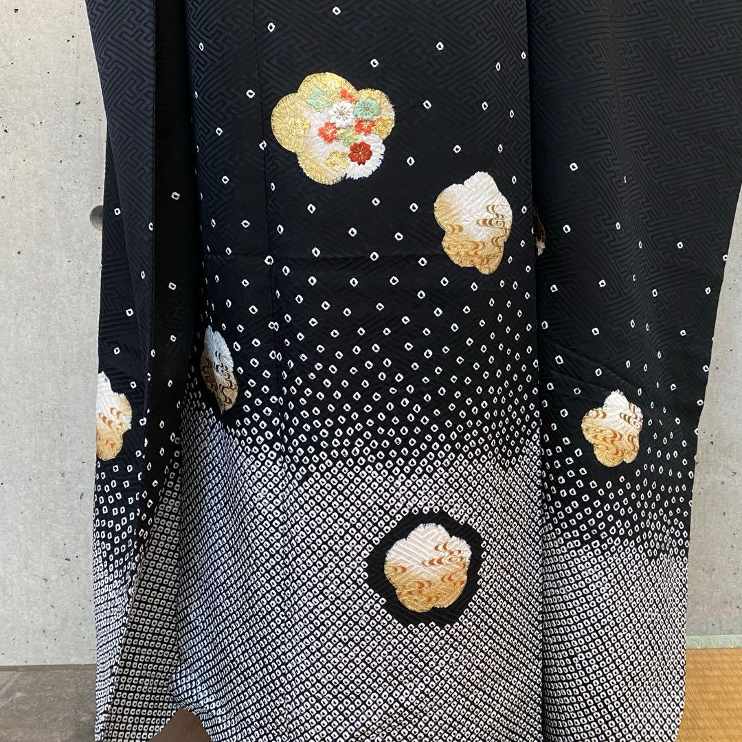 正絹　振袖　絞り　一部刺繍　ガード　黒　袷