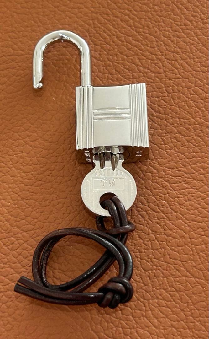 正規品　HERMES エルメス　カデナ　キー　鍵　パドロック