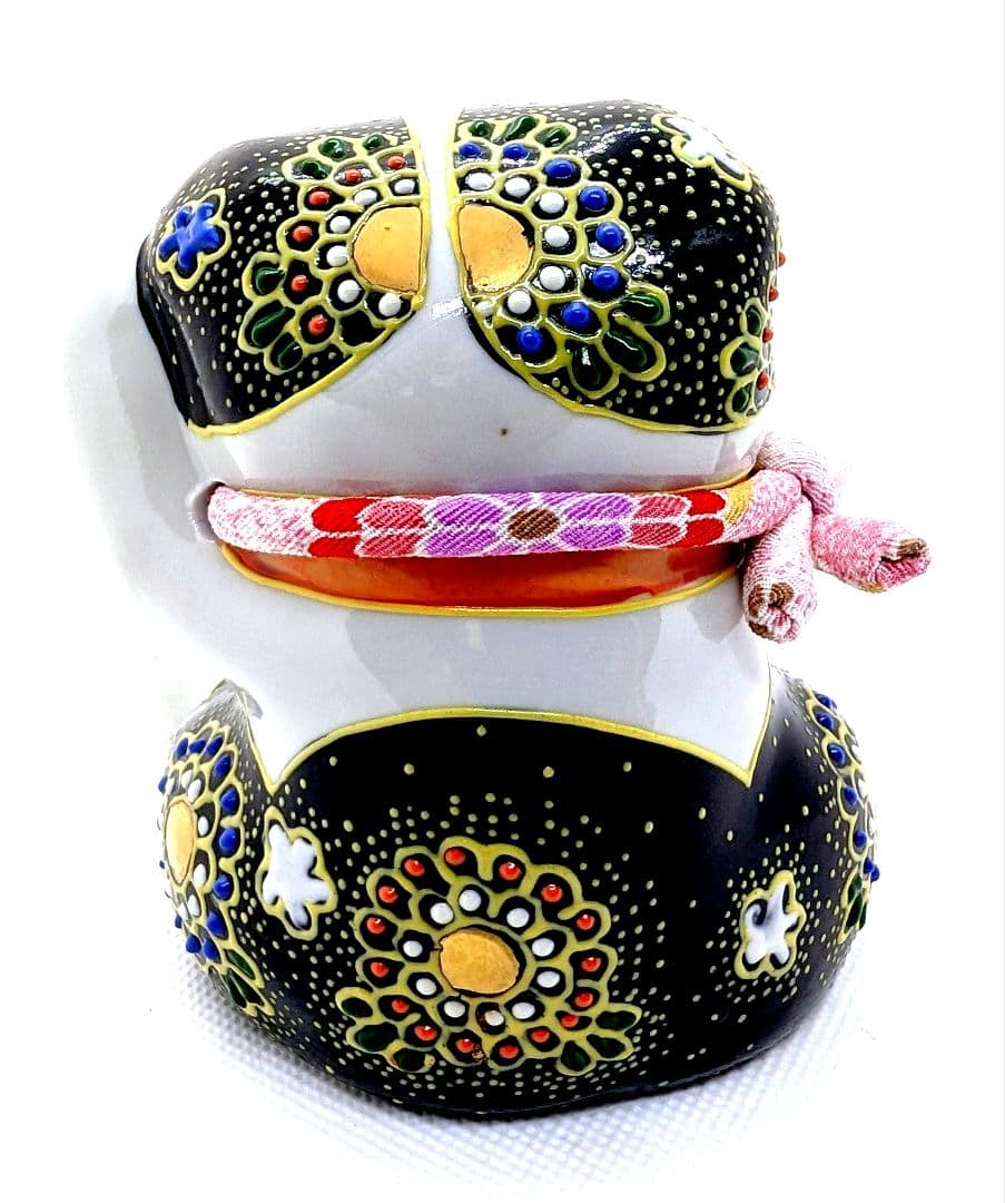 九谷焼　招き猫　スコティッシュフォールド　子猫　金彩黒盛り　花柄　左手あげ開運