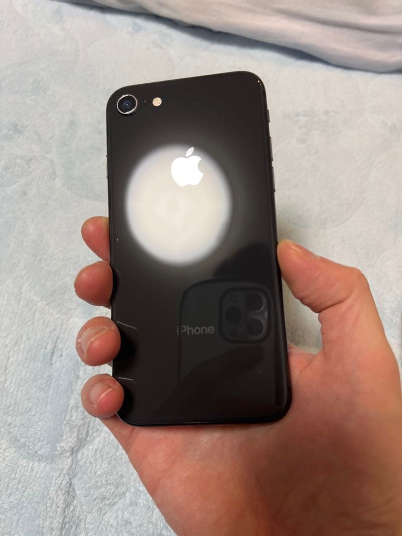 iPhone 8 スペースグレー 本体 バッテリー容量77%