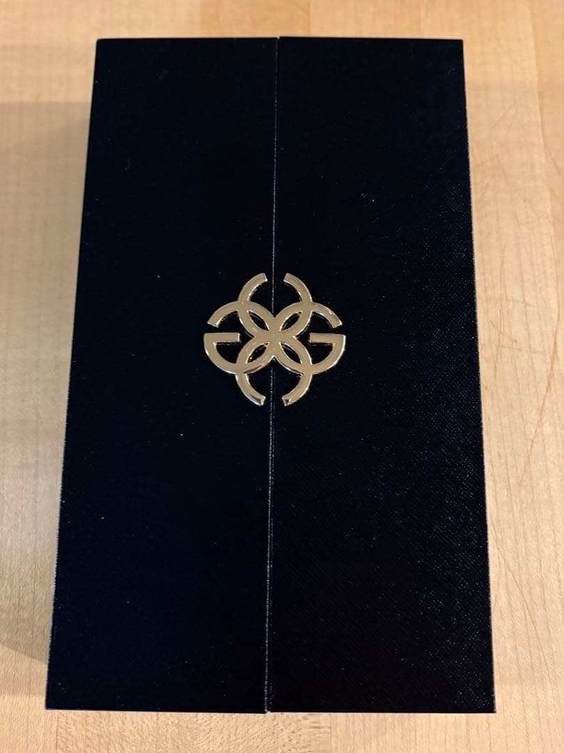 新品50％offゴールデンコンセプトiPhone16 PRO用カーボンケース