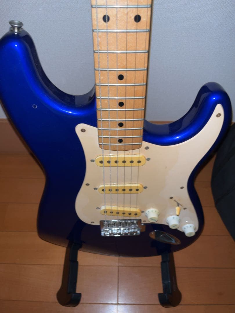 く*い様 【中古】メーカー不明 ストラトキャスター エレキギター