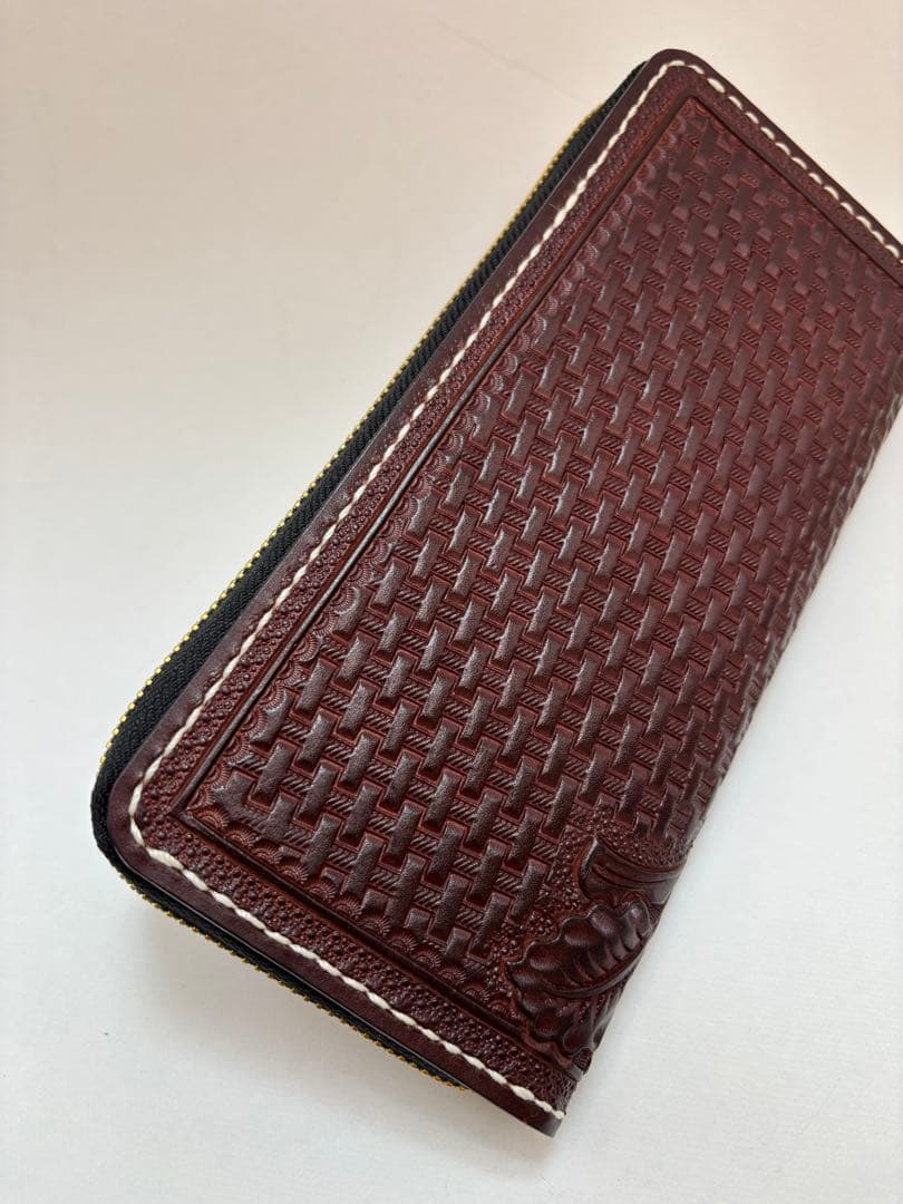 まいぷぅ。赤茶　ヌメ革　ロングウォレット　長財布　カービング