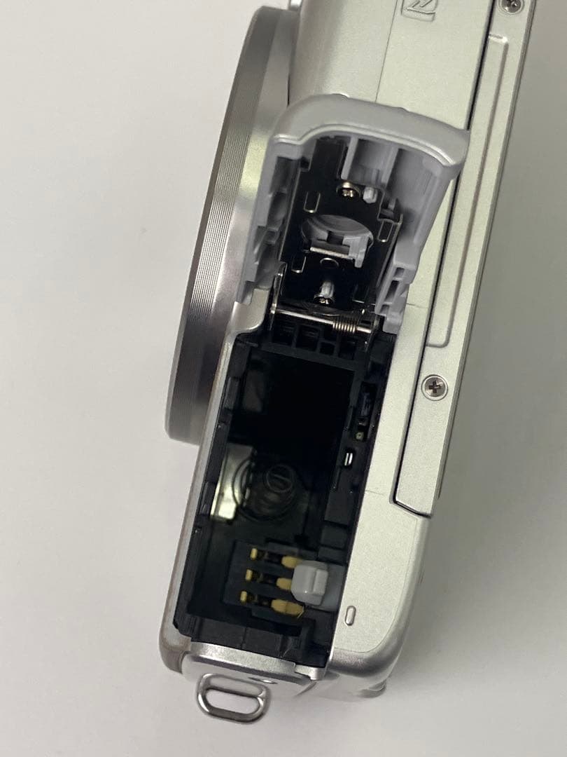 【返品保証・動作確認済】Canon EOS M100＋15-45mmレンズキット