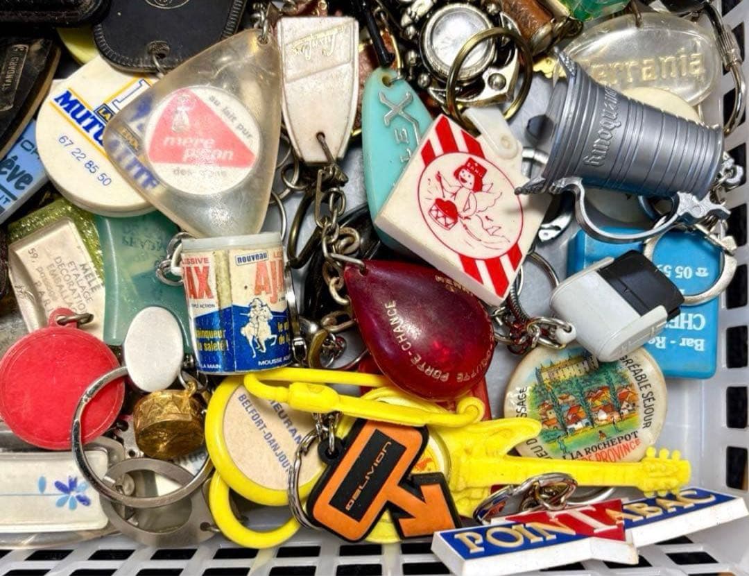 988【限定特価!100個!】ヴィンテージフランスフレンチ キーホルダー