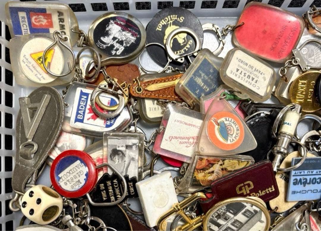 988【限定特価!100個!】ヴィンテージフランスフレンチ キーホルダー