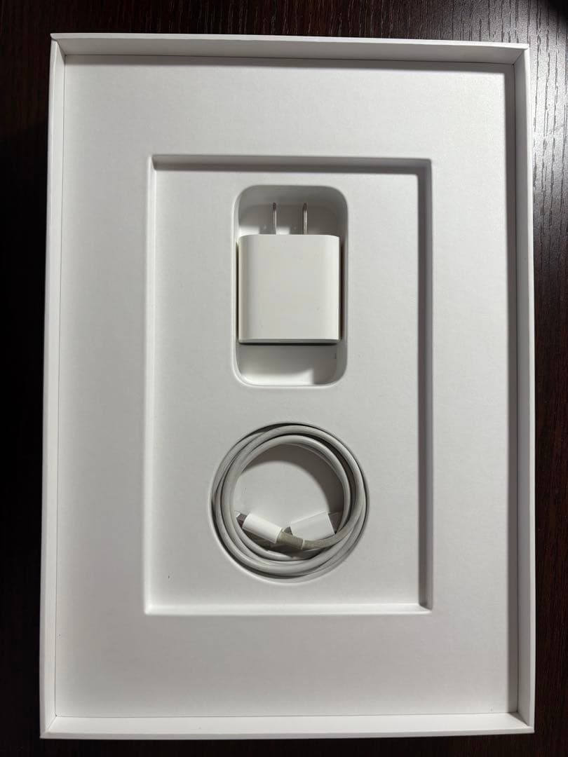 iPad 10.2インチ 第8世代 Wi-Fi ゴード 32GB