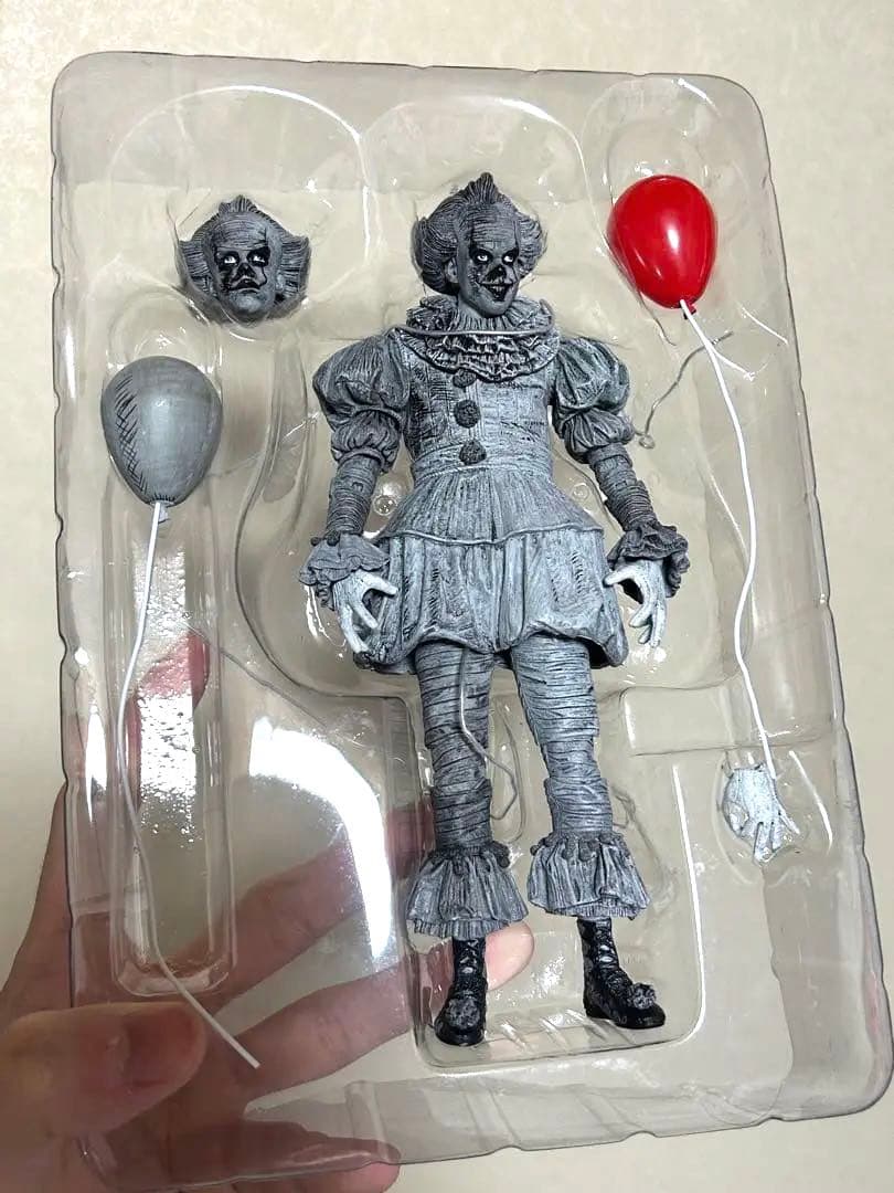 NECA ネカ　イット　ペニーワイズ　SDCCコミコン限定