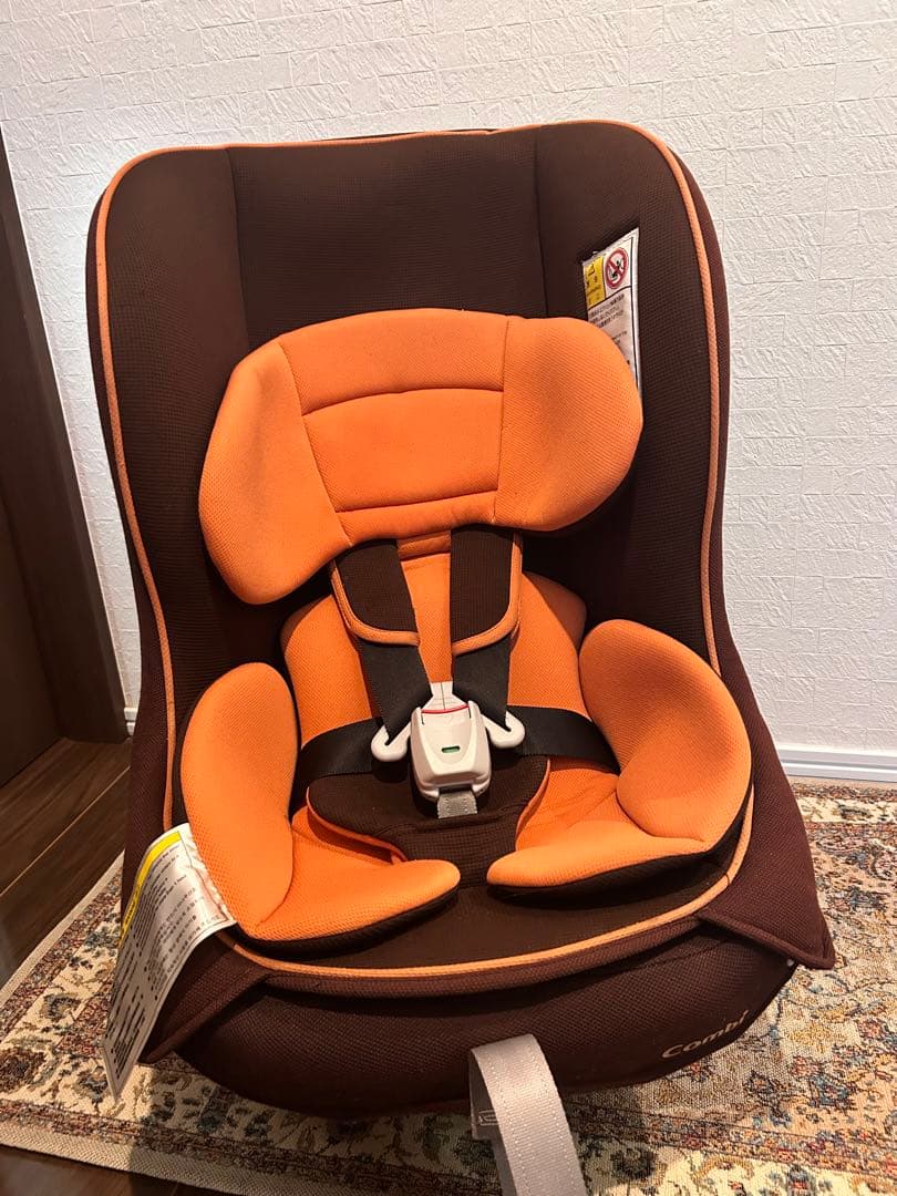 美品Combi 車用チャイルドシート オレンジ・ブラウン