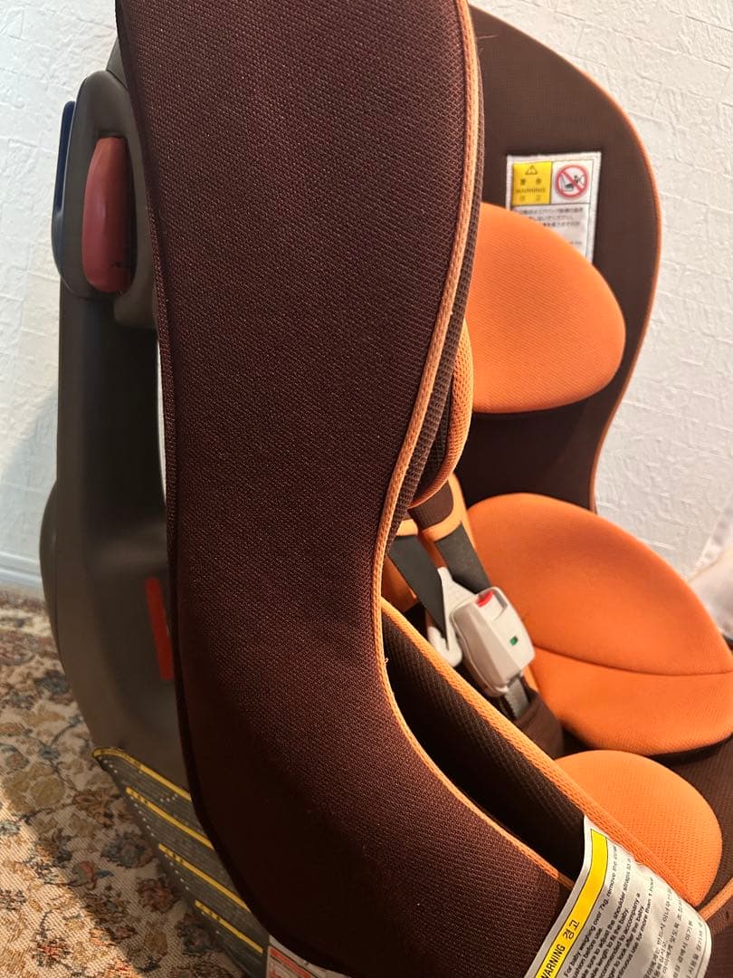 美品Combi 車用チャイルドシート オレンジ・ブラウン
