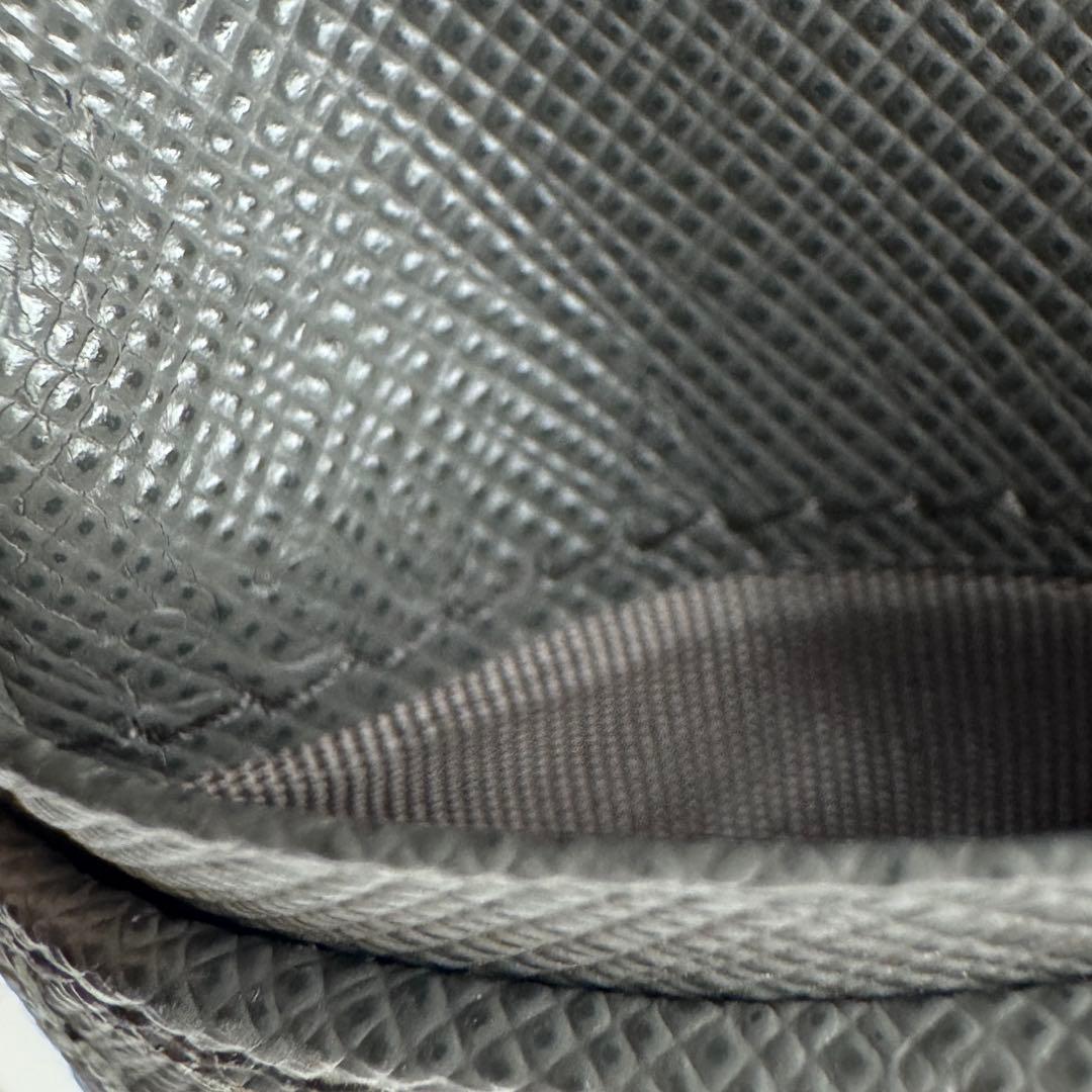 【美品】 252 PRADA プラダ 2つ折り財布