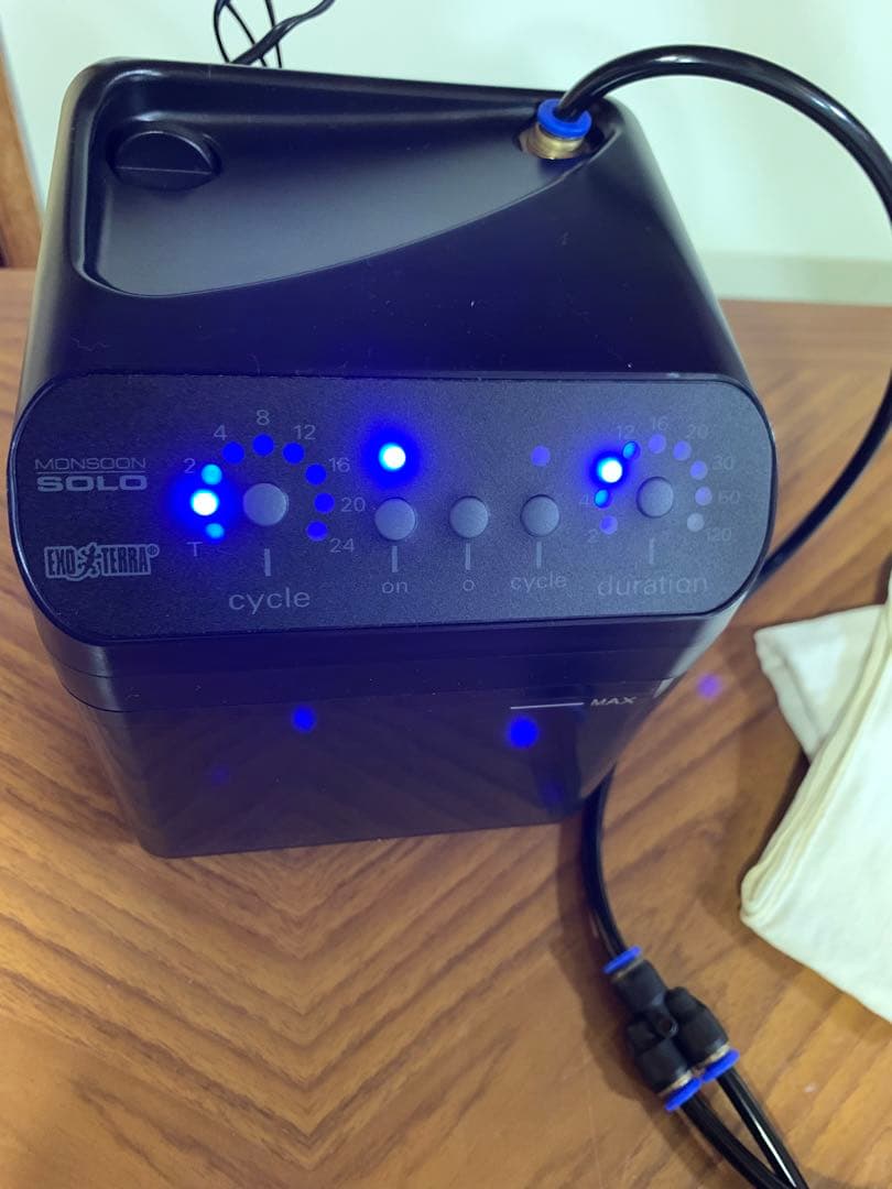 GEXモンスーンソロ　【カメレオンなど　爬虫類　自動ミスト　霧吹き】