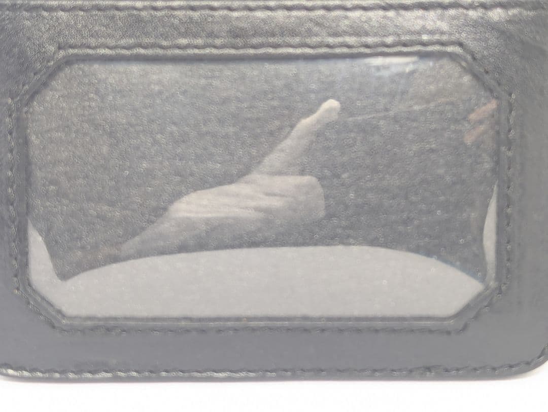 カービングトライブス　カードホルダー　ネックレス　ブラック