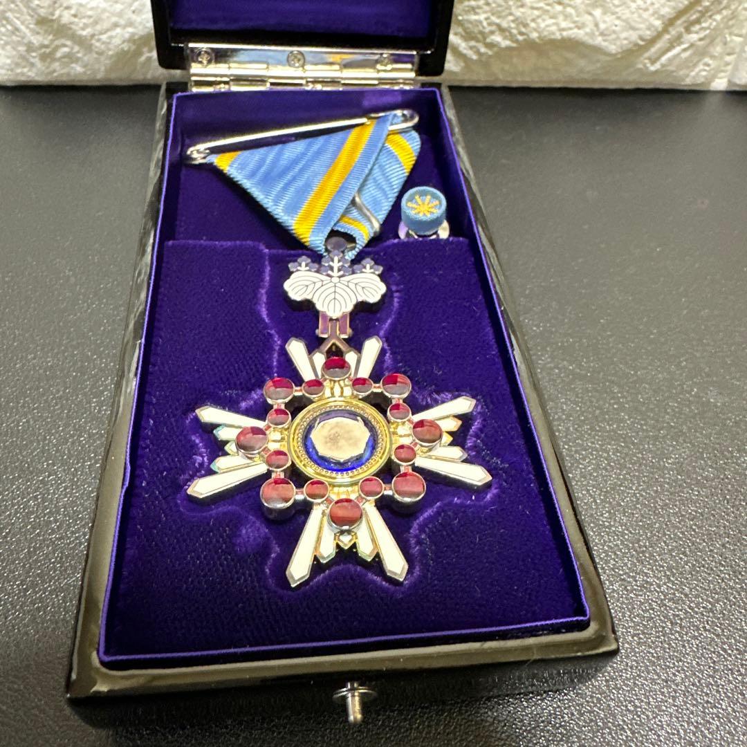 瑞宝双光章 瑞賓雙光章 共箱 付き 勲章 徽章 当時物 現状品