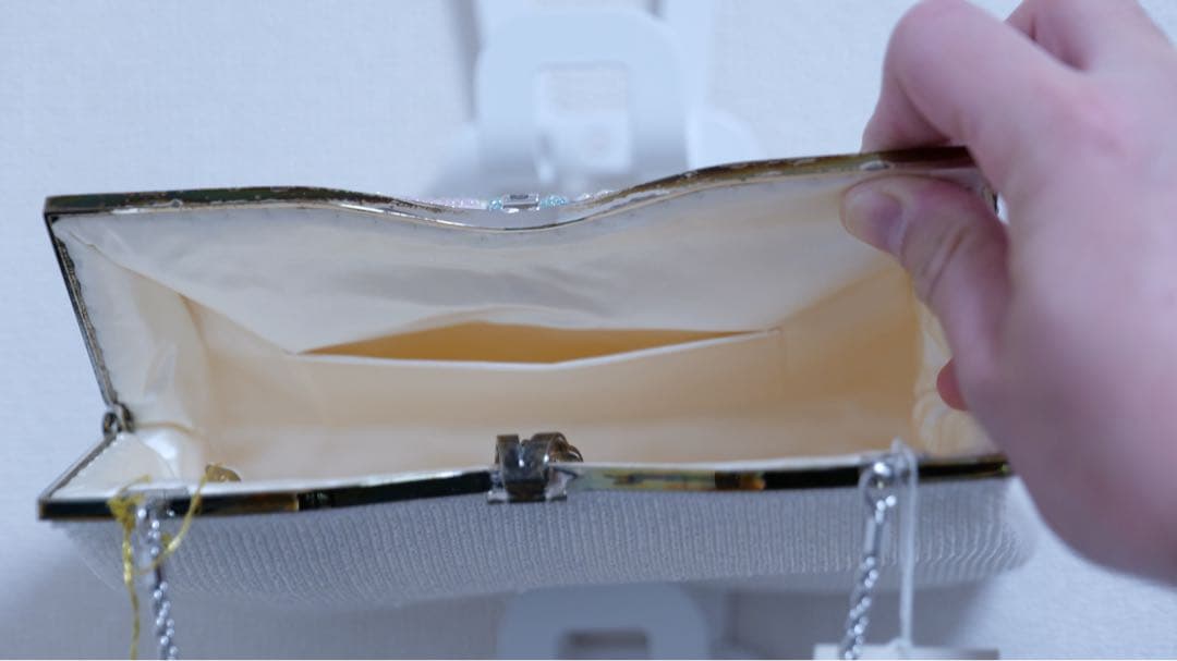 【未使用】ホワイト/パーティーバッグ/ビーズ装飾/フラワーモチーフ/結婚式