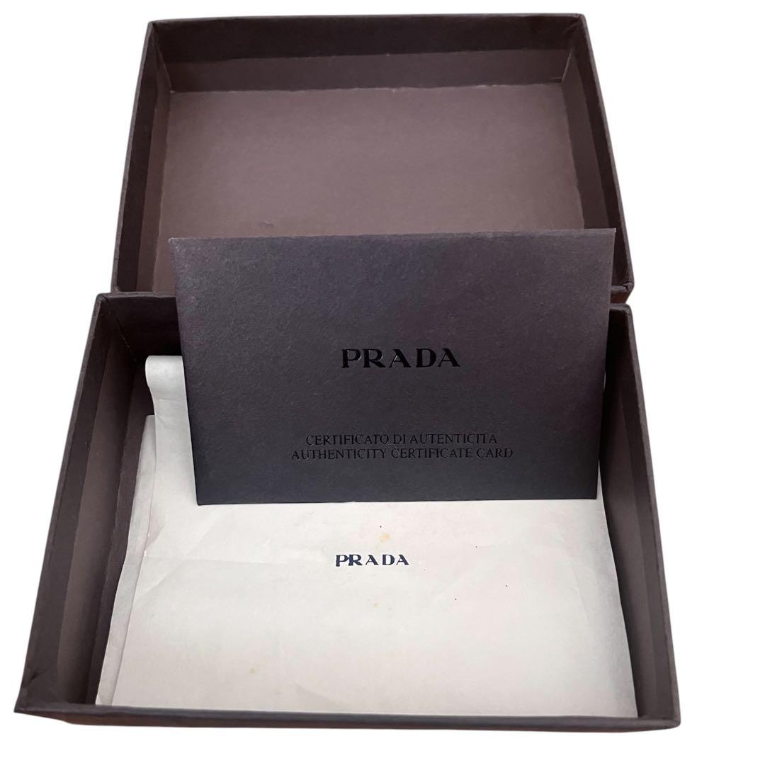 PRADA(プラダ)キーケース　6連　トライアングル　ロゴ　サフィアノレザー　黒