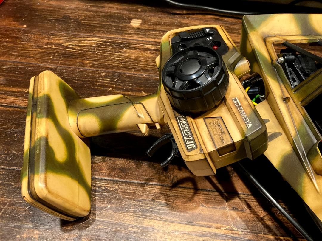 タミヤ　グラスホッパー　迷彩カスタムペイント　電動RCドライブセット付