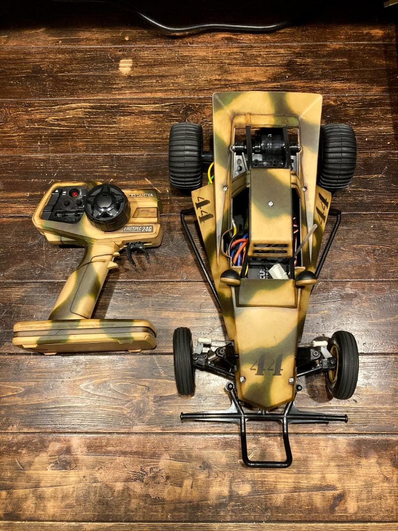 タミヤ　グラスホッパー　迷彩カスタムペイント　電動RCドライブセット付