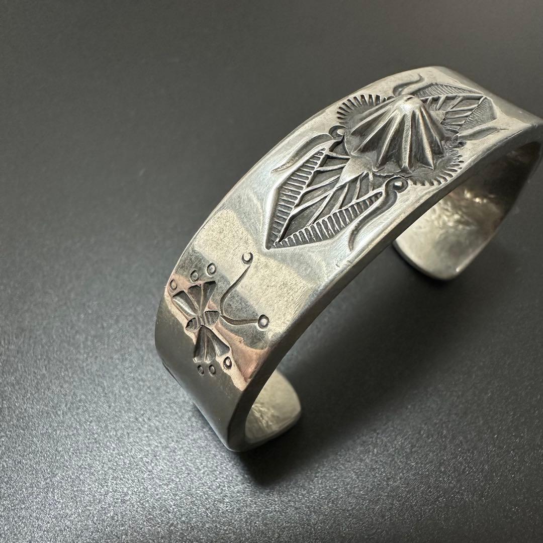 Navajo H刻印 アポロコンチョ　バングル