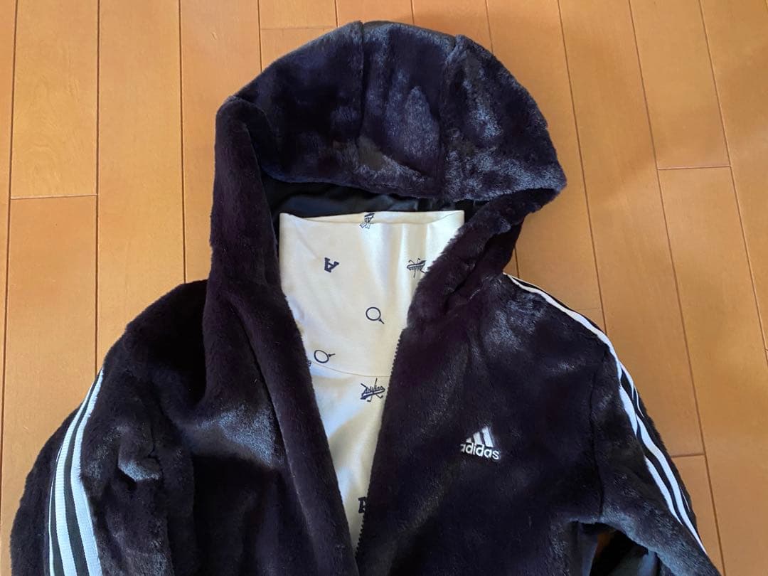 お値下げ！美品可愛い⭐︎adidas もこもこセットアップ　インナー付き　黒　M