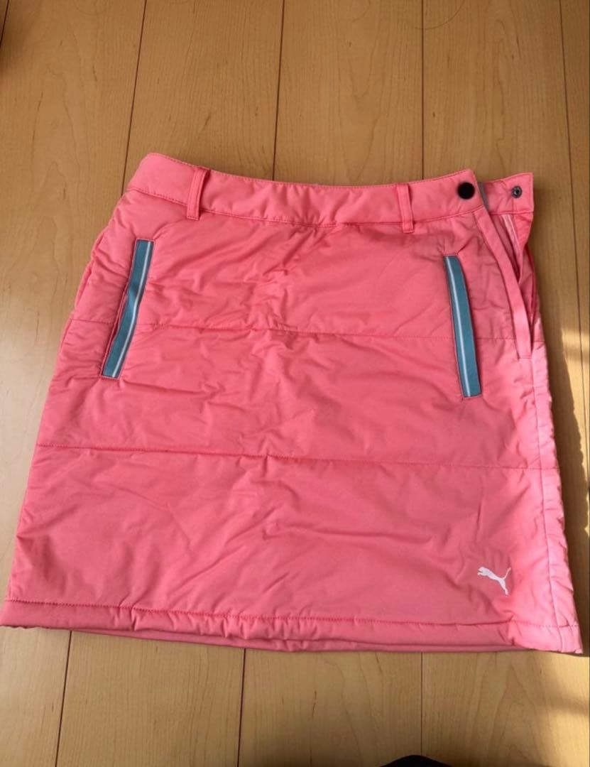 ななな グローブ、ニューバランスセットアップ、プーマスカートの3点セット