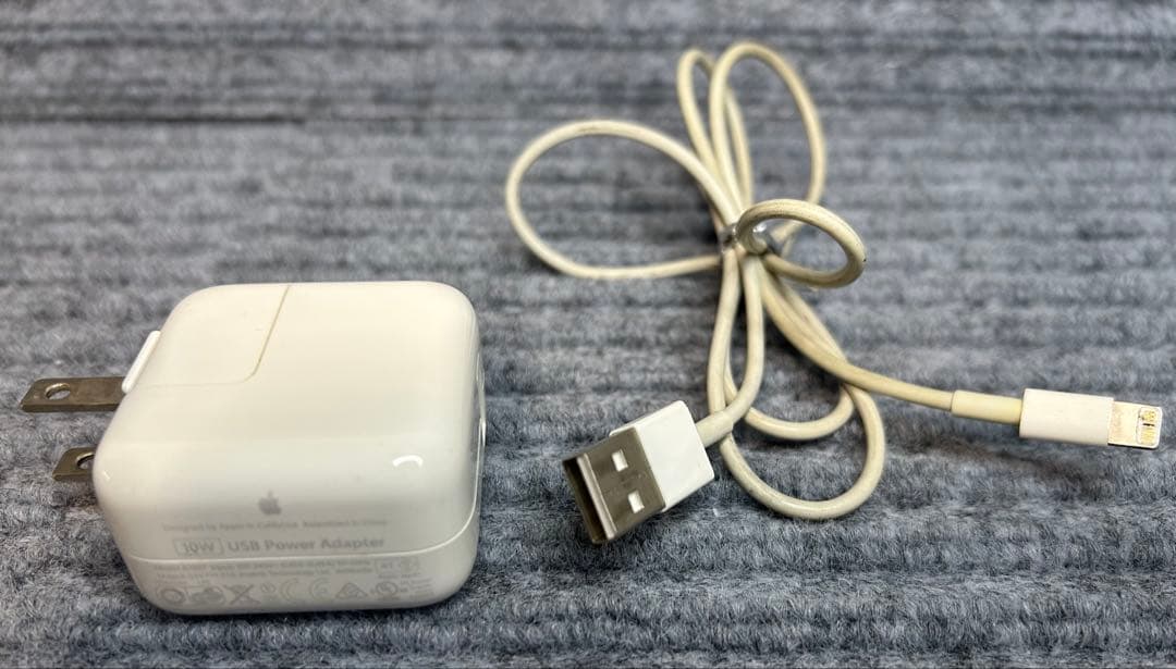 iPad 第6世代 Wi-Fi 128GB Apple純正電源コード付き