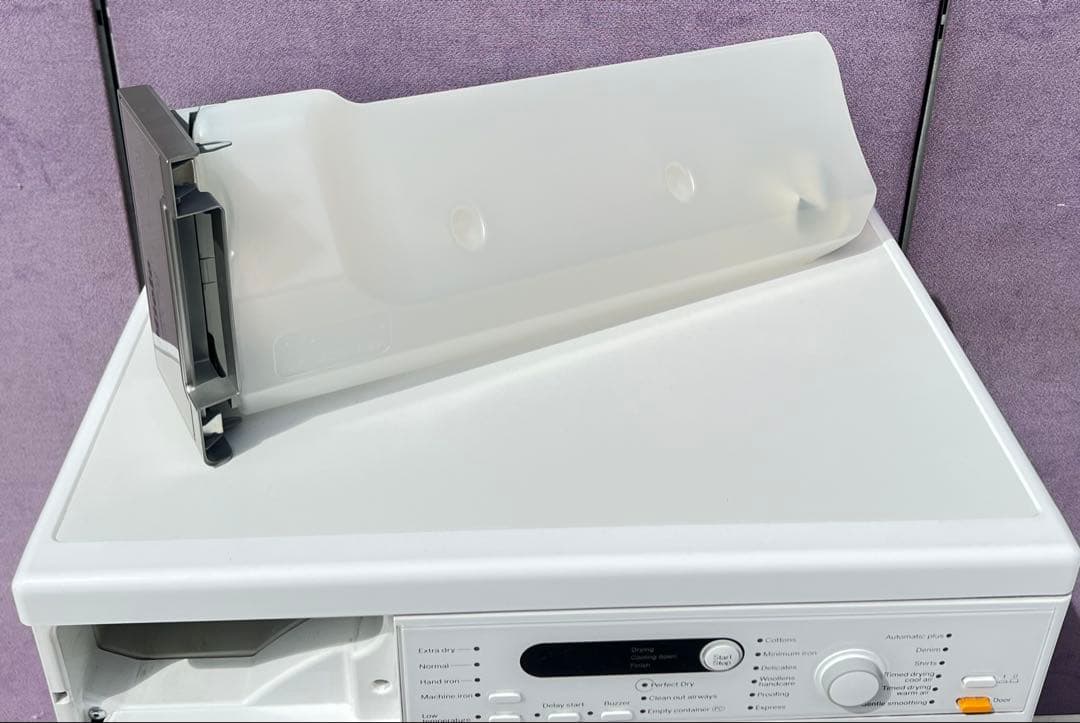 Miele ：T8822C 電気式乾燥機 ホワイト2017年