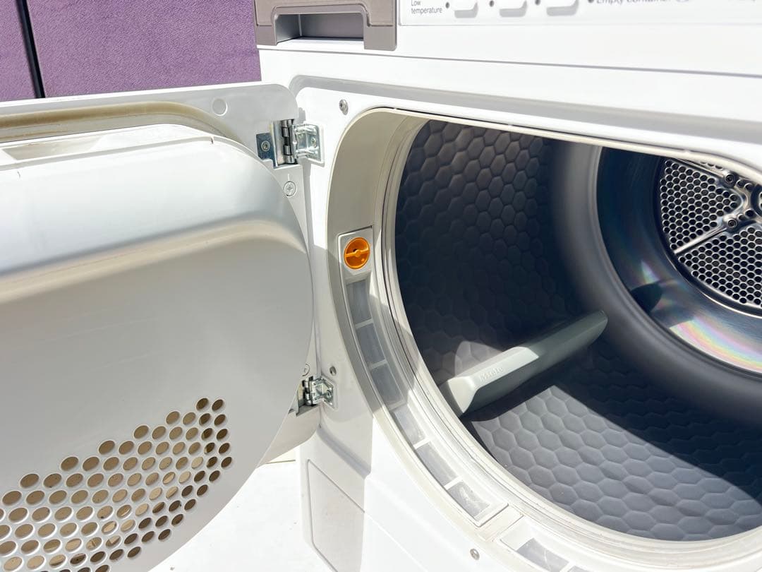 Miele ：T8822C 電気式乾燥機 ホワイト2017年