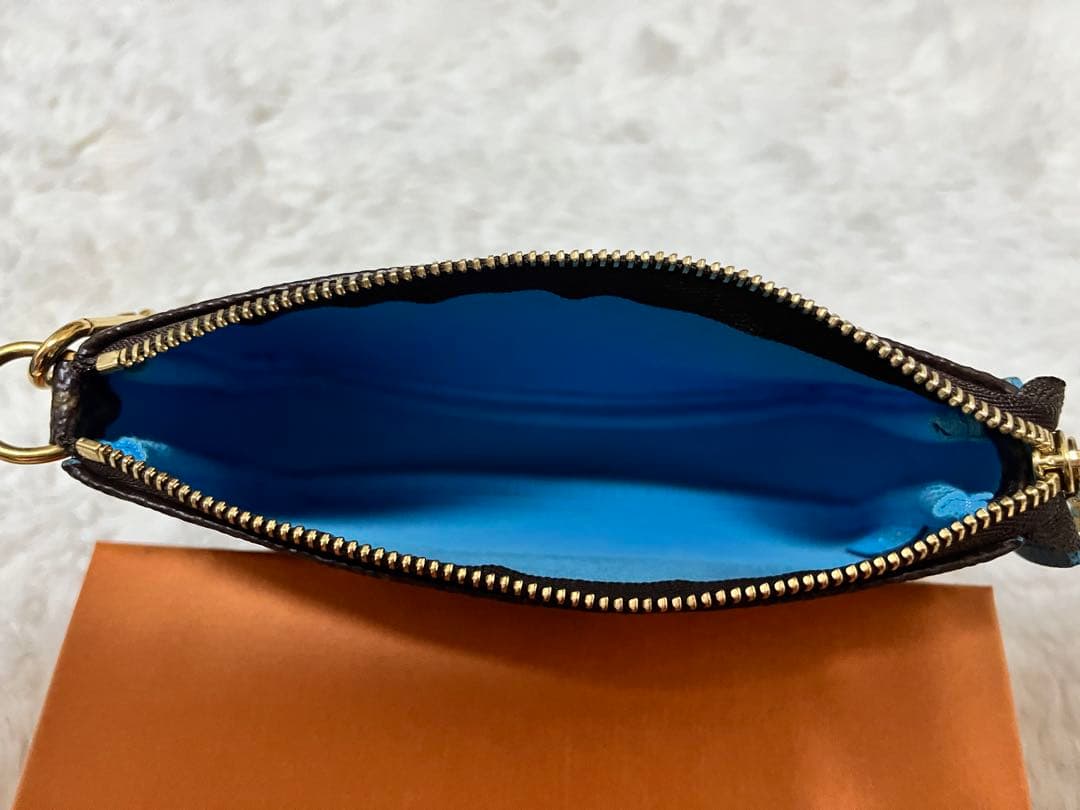 LOUIS VUITTON ケース 都市風景刺繍