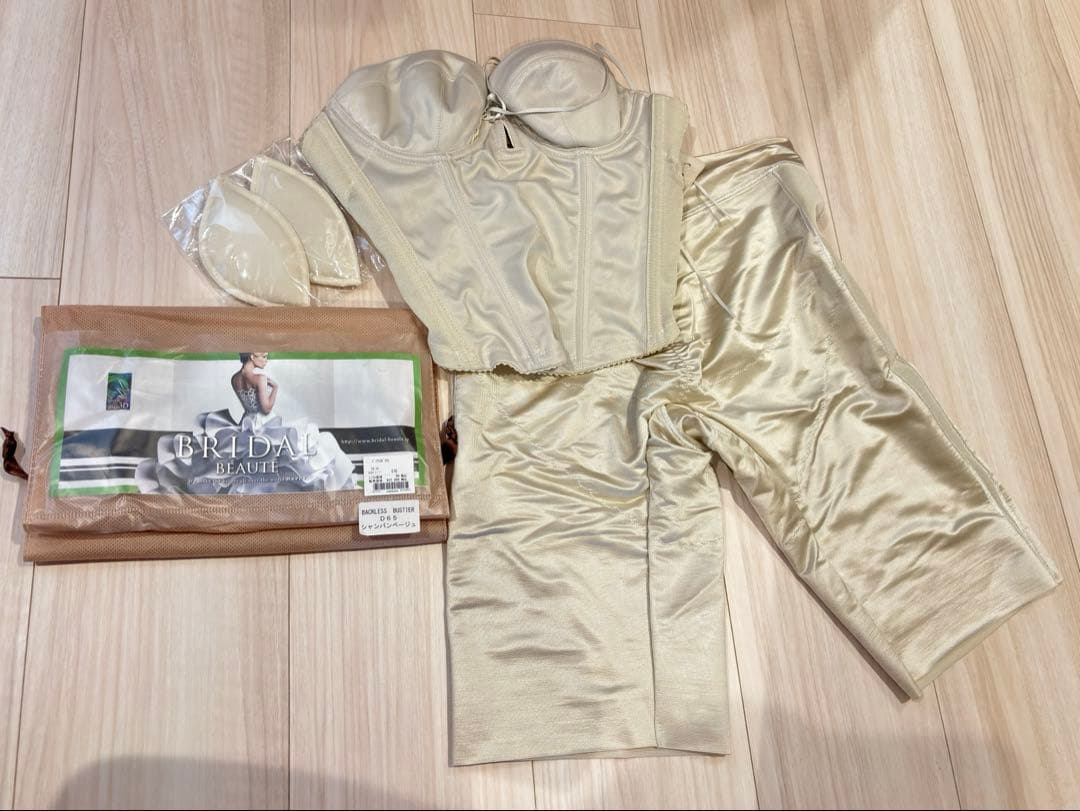 【美品】BRIDALBEAUTEインナー上下セット(D65・ガードルM)