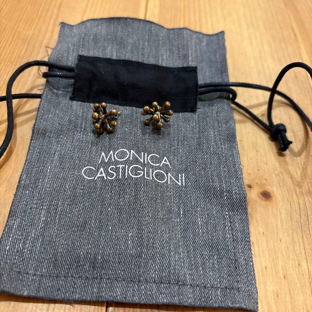 モニカカスティリオーニ　ピアス