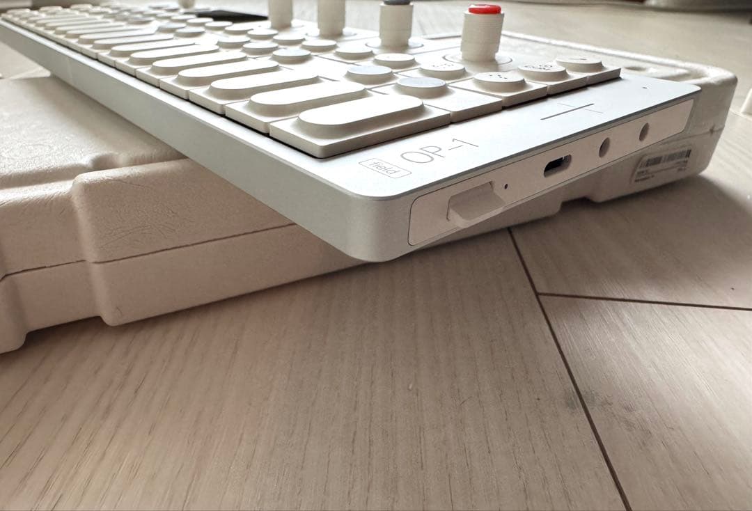 鍵盤楽器 OP-1 field Teenage Engineering