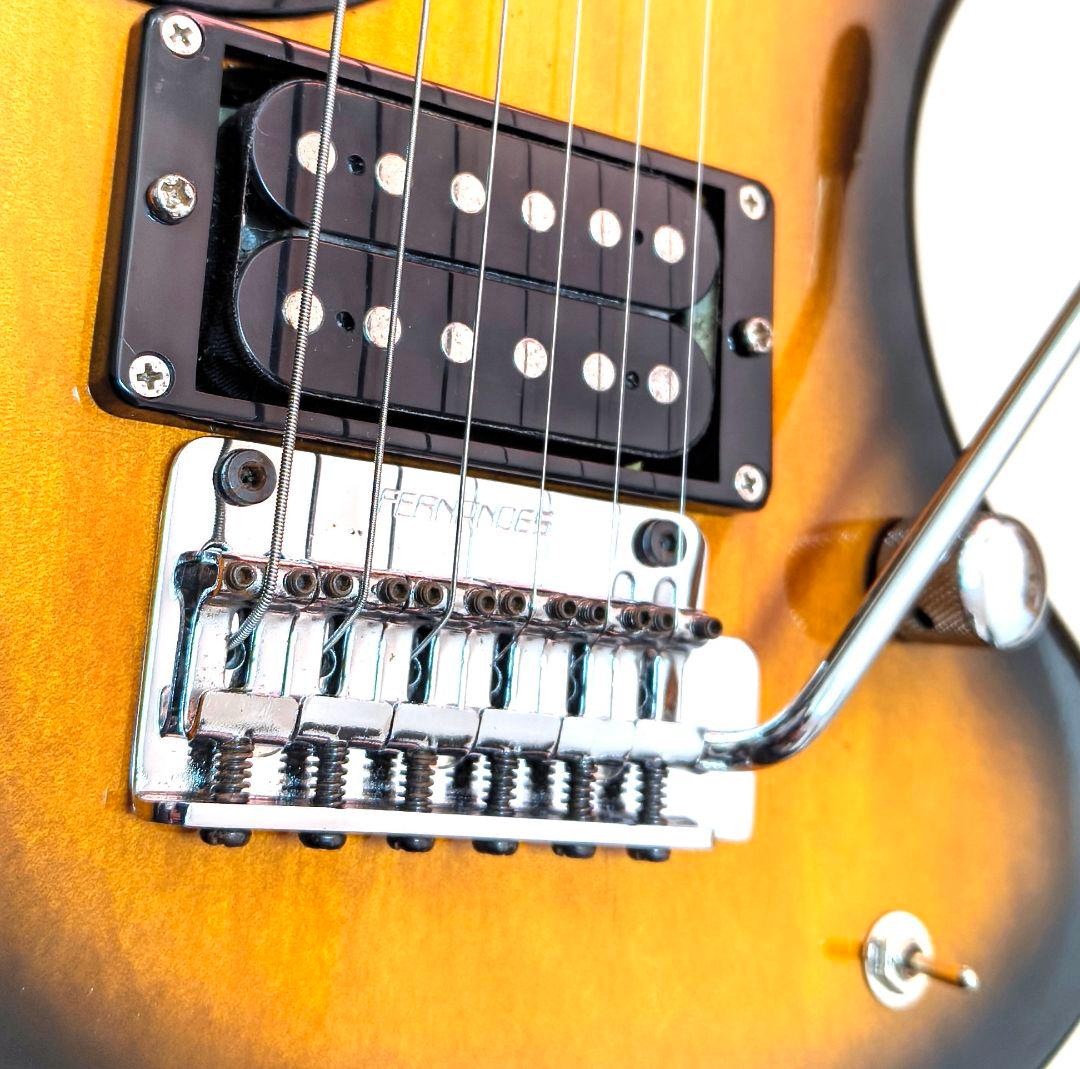 【美品】ZO-3 芸達者 2TS アンプ内蔵ミニギター 専用ケース付き!