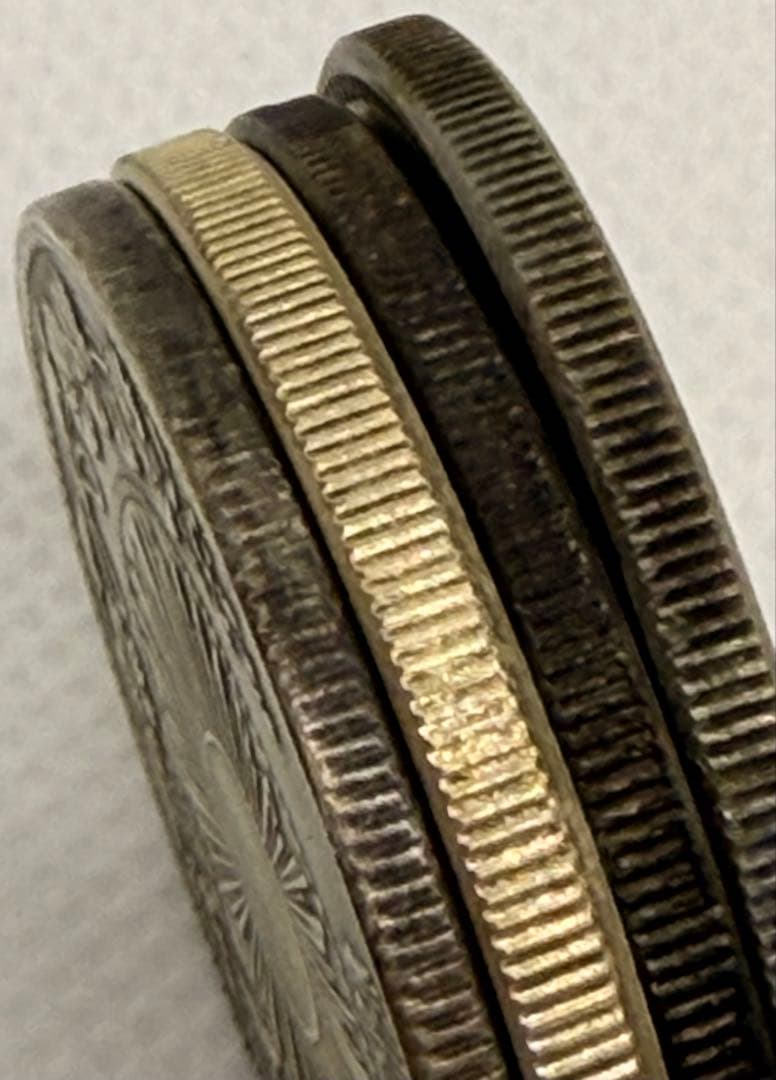 日本古銭 明治期 1円銀貨 4枚セット/明治三年 七年 八年 一圓銀貨　P-2