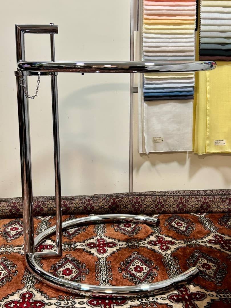 j*3様 アイリーン・グレーの中古サイドテーブル　イタリア製