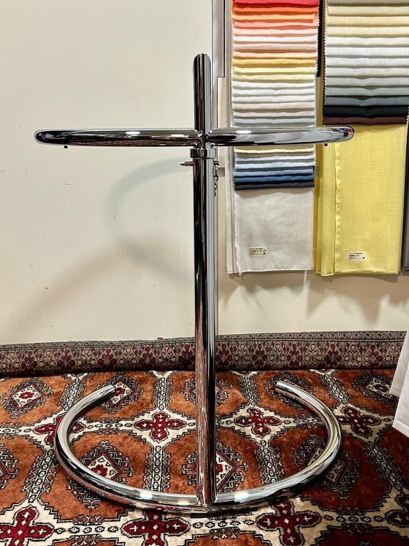 j*3様 アイリーン・グレーの中古サイドテーブル　イタリア製