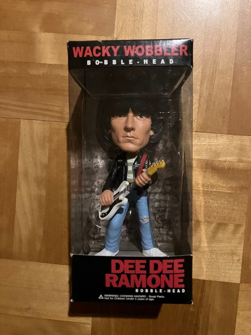 DEE DEE RAMONE ボブルヘッド フィギュア