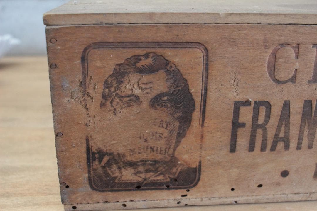 レア『ショコラ』の木箱/ドール・アンティーク・チョコレート・小物入れ