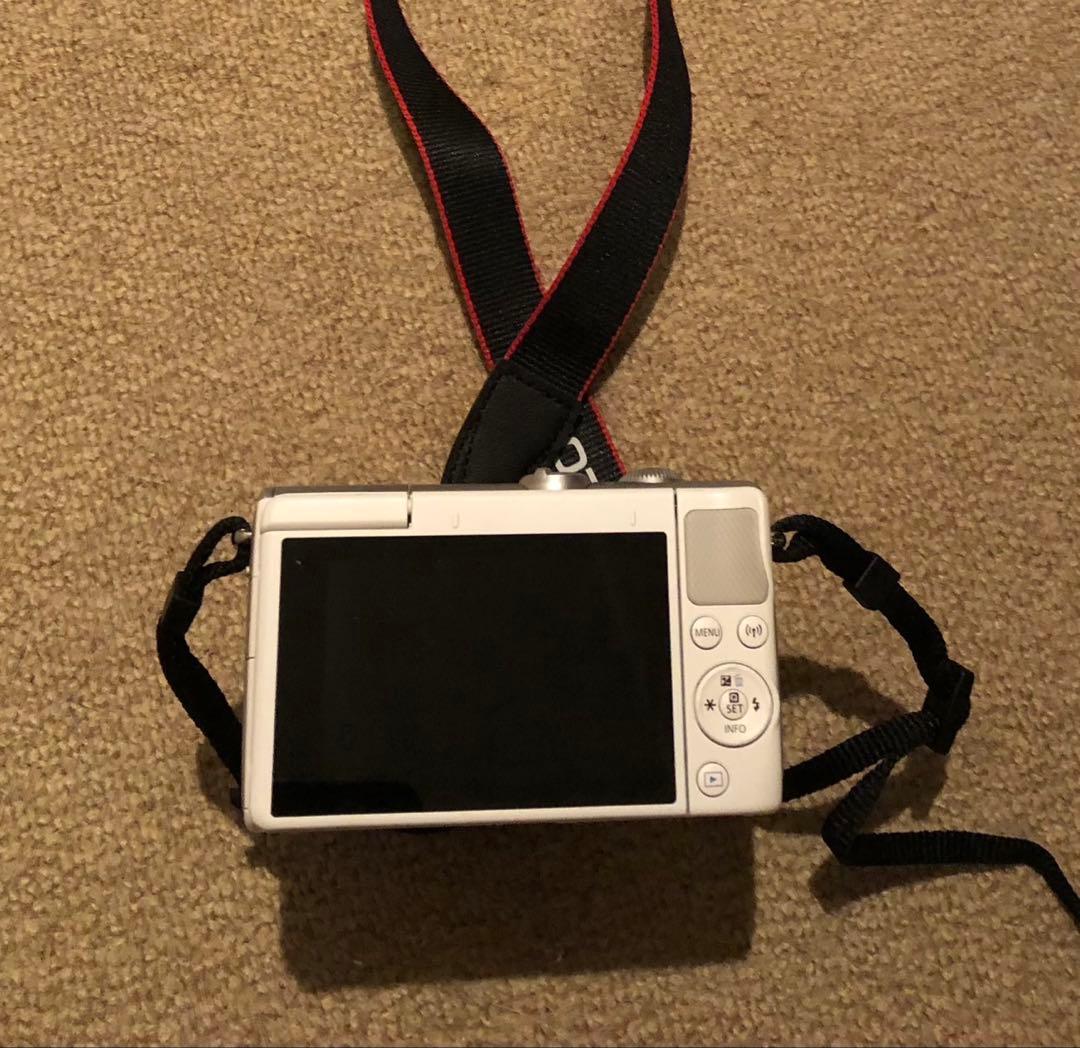 Canon ミラーレス　一眼カメラ　EOS M100