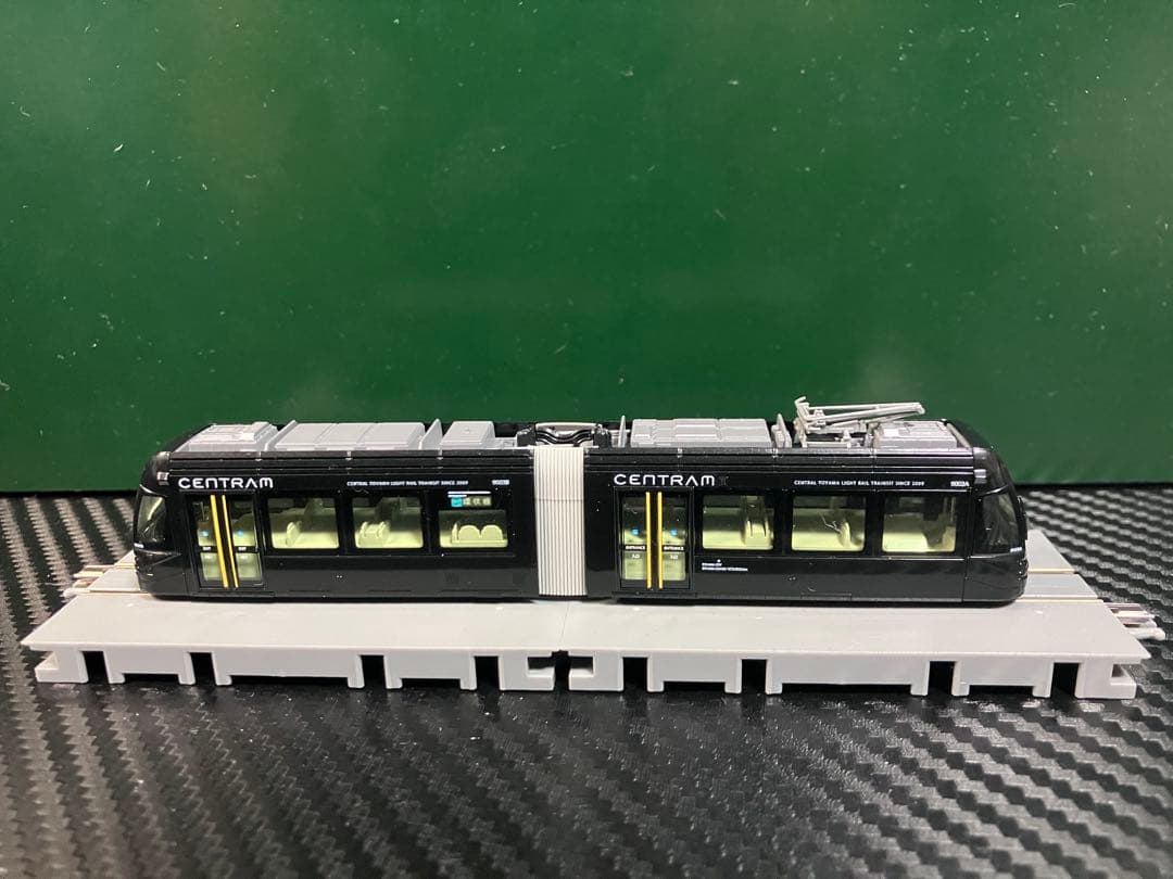 美品 KATO 富山市内環状線＜セントラム(黒)＞