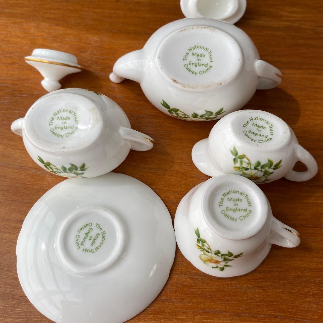 英国　ナショナルトラスト　オークリー　ミニチュア　ティーセット