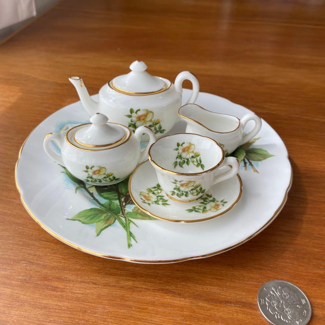 英国　ナショナルトラスト　オークリー　ミニチュア　ティーセット