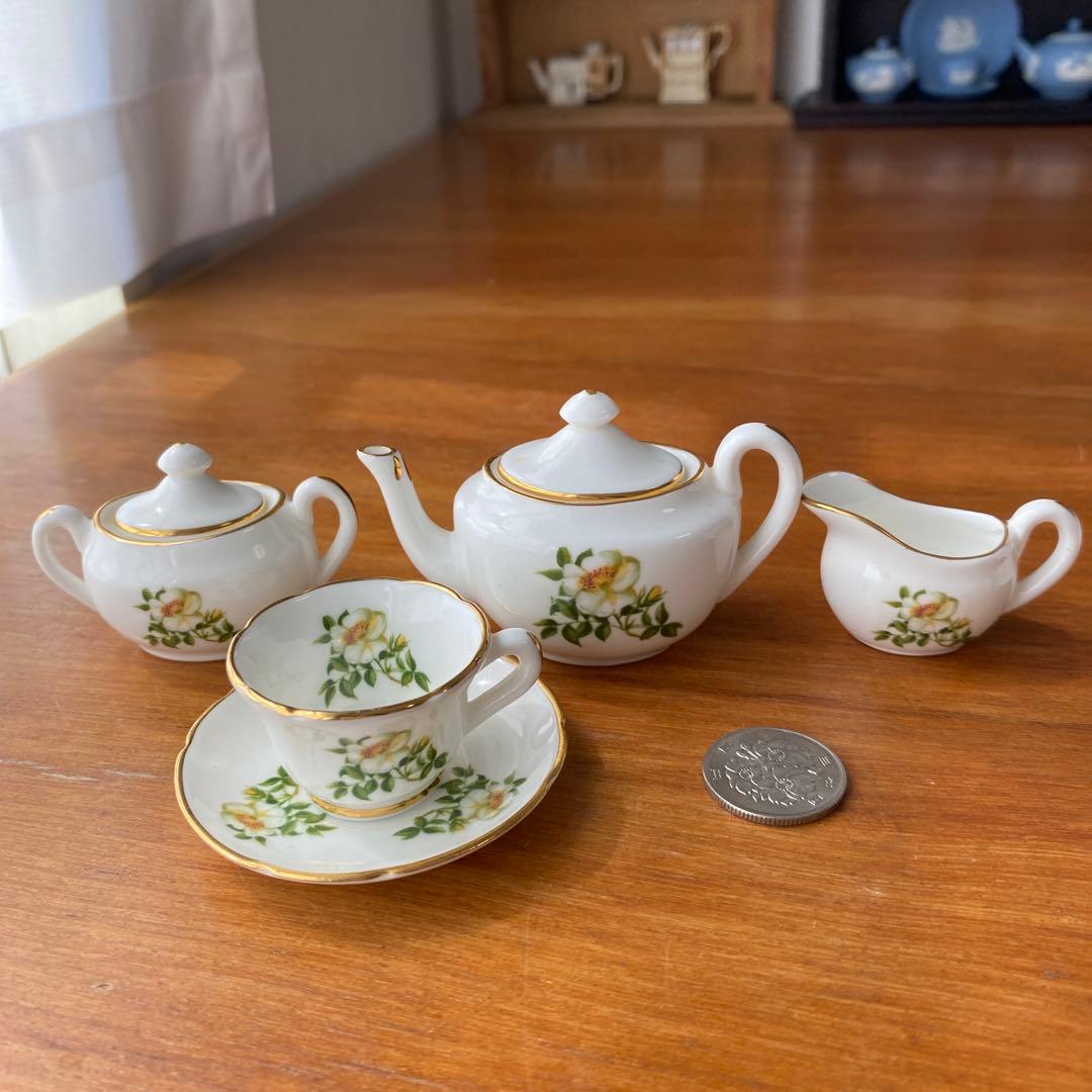 英国　ナショナルトラスト　オークリー　ミニチュア　ティーセット